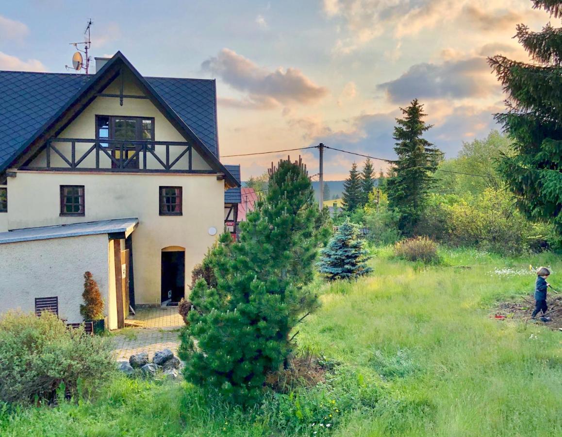 Chalupa Hrázděnka v Krušných horách Horní Blatná Exterior foto