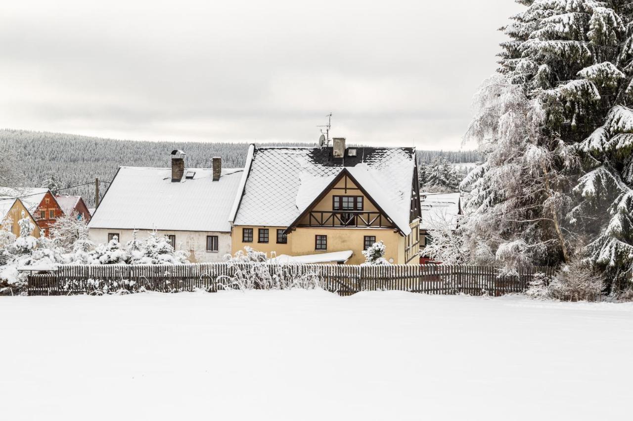Chalupa Hrázděnka v Krušných horách Horní Blatná Exterior foto